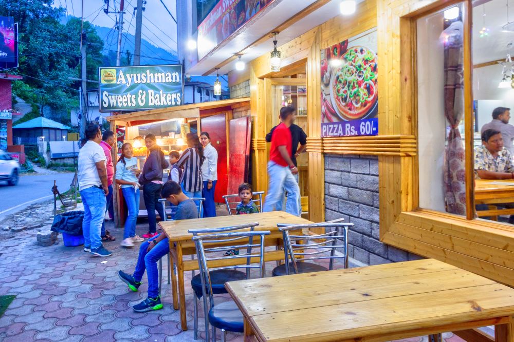 pure veg sweets and bakers manali